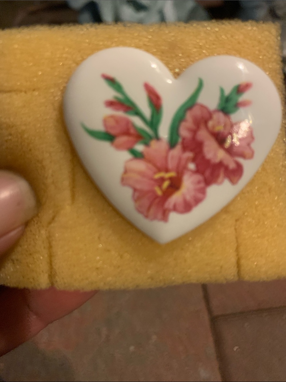 Vintage New Avon Floral Heart Brooch in White & Pink